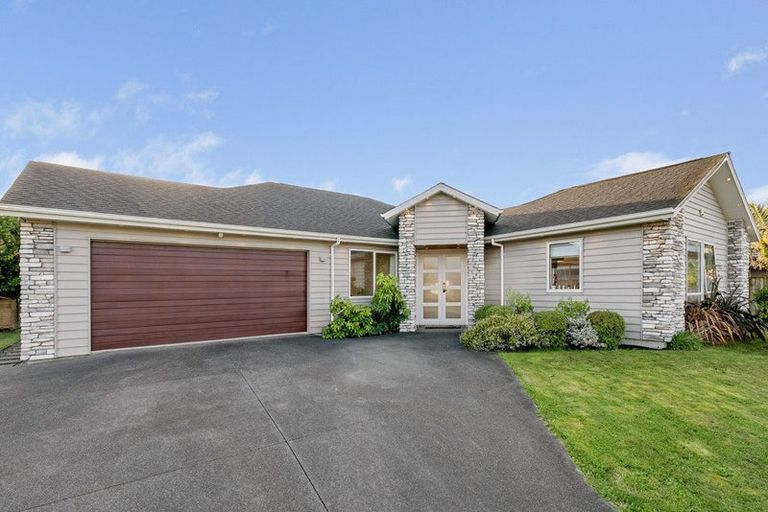 Photo of property in 10 Fred White Drive, Kumeu, 0810