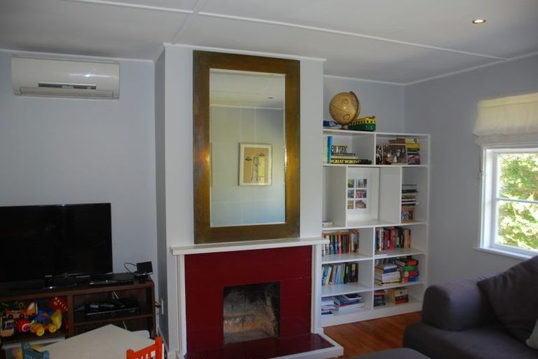 Photo of property in 11 Warwick Street, Wilton, Wellington, 6012