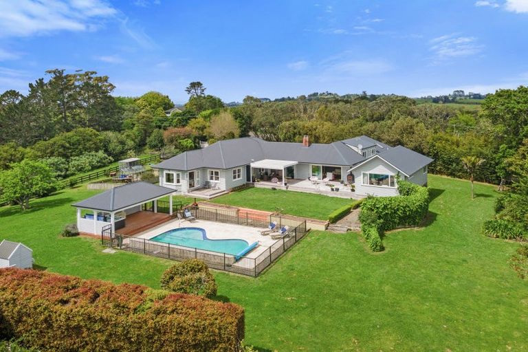 Photo of property in 576 Whitford Road, Whitford, Howick, 2571