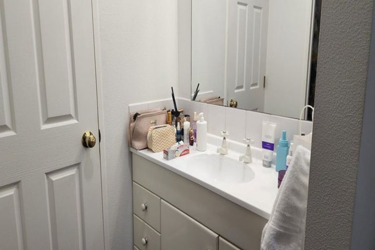 Photo of property in 38 Esther Place, Red Beach, 0932