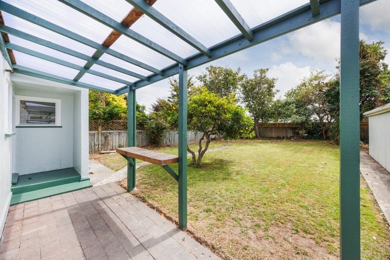 Photo of property in 8 Guy Avenue, Takaro, Palmerston North, 4410