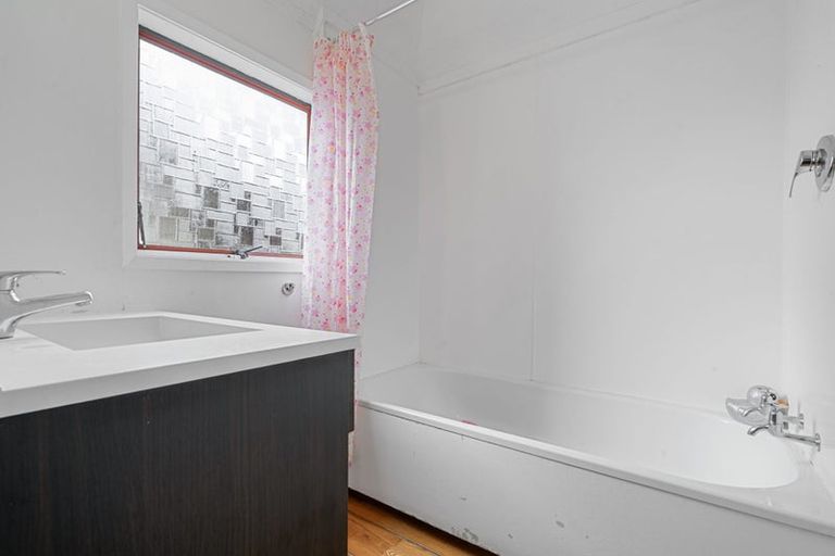 Photo of property in 12/19a Gray Avenue, Mangere East, Auckland, 2024