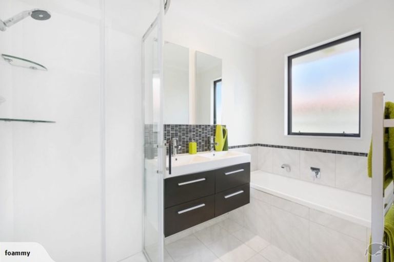 Photo of property in 1 Teal Close, Woolston, Christchurch, 8023