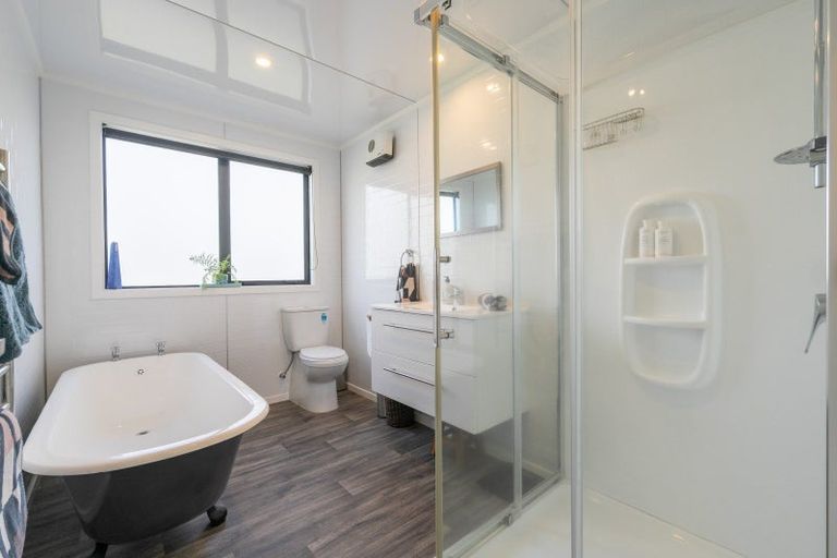 Photo of property in 27 Tawera Place, Te Anau, 9679