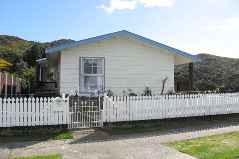 Photo of property in 29 Newburn Grove, Wainuiomata, Lower Hutt, 5014