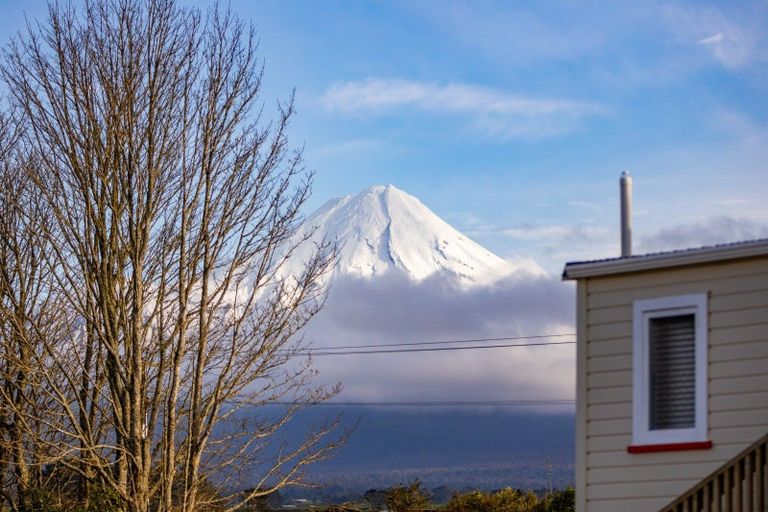 Photo of property in 403 Opunake Road, Cardiff, Stratford, 4391