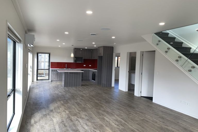 Photo of property in 4a Kelman Road, Kelston, Auckland, 0602