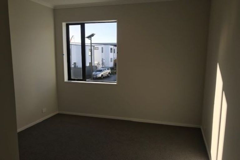 Photo of property in 2/21 Boyes Avenue, Whenuapai, Auckland, 0618