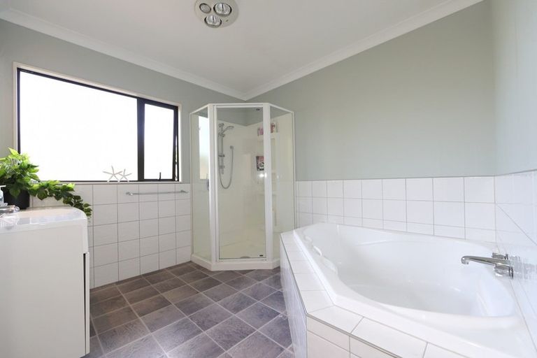 Photo of property in 91 Ferry Road, Clive, 4102