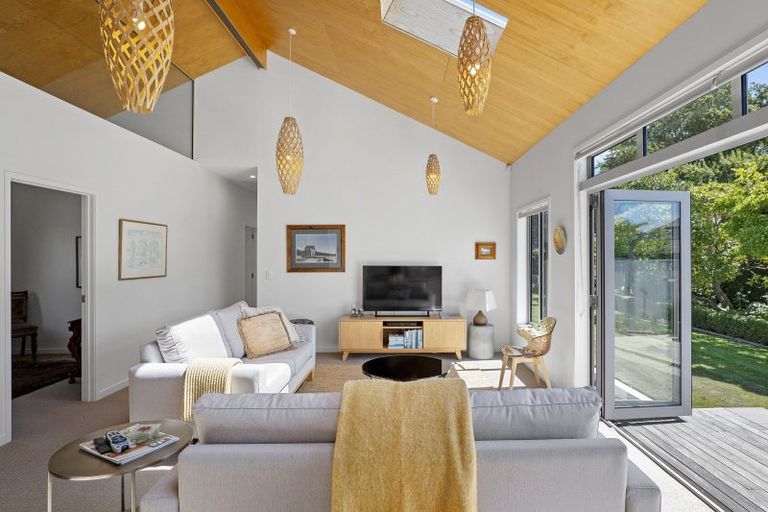 Photo of property in 6a Taylors Avenue, Bryndwr, Christchurch, 8052