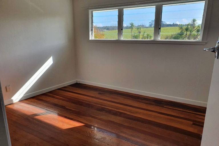 Photo of property in 129 Oteha Road, Fairview Heights, Auckland, 0632