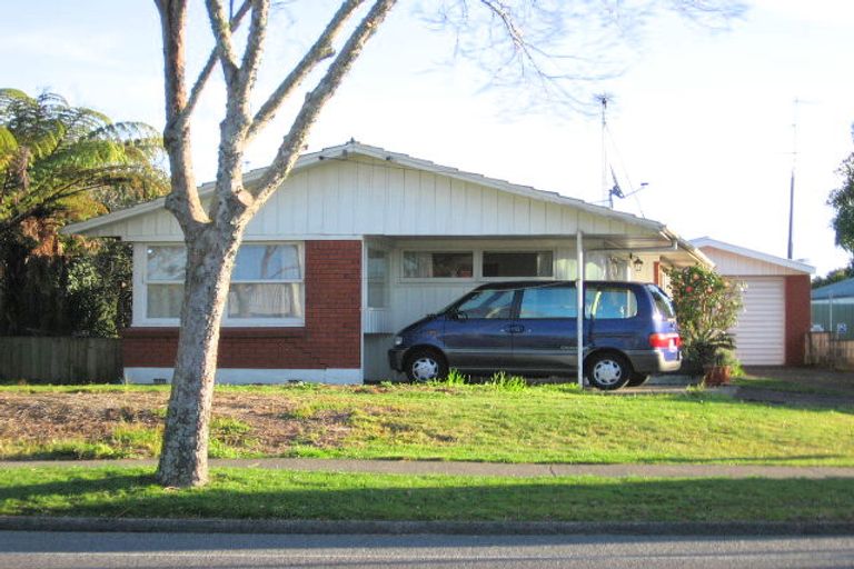 Photo of property in 55 Sandwich Road, St Andrews, Hamilton, 3200