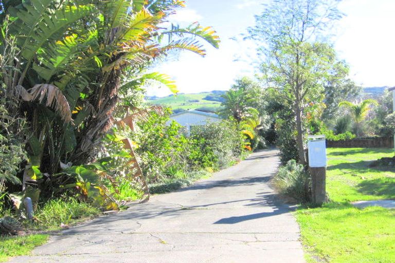 Photo of property in 12 Yorke Road, Haruru, 0204