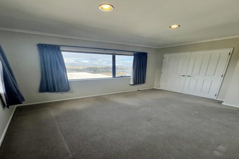 Photo of property in 34 Namsan Close, Fairview Heights, Auckland, 0632