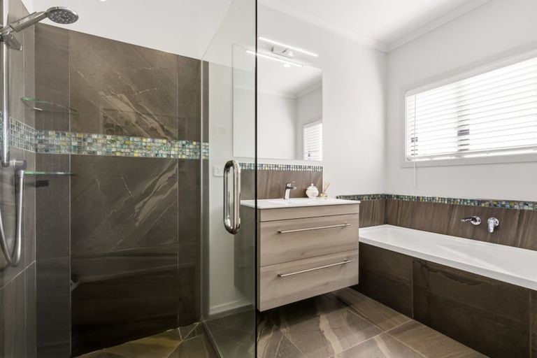 Photo of property in 6 Tuhua Close, Wharewaka, Taupo, 3330