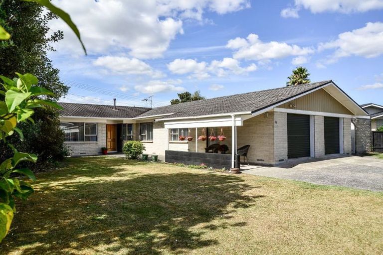 Photo of property in 38 Braid Road, St Andrews, Hamilton, 3200