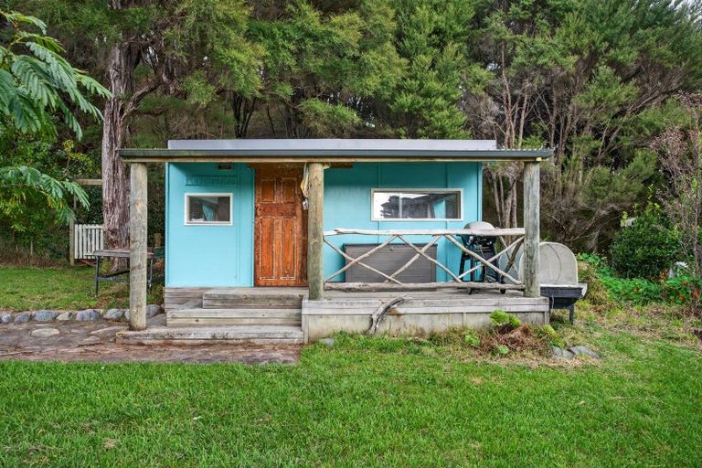 Photo of property in 5528 Castlepoint Road, Tinui, Masterton, 5889