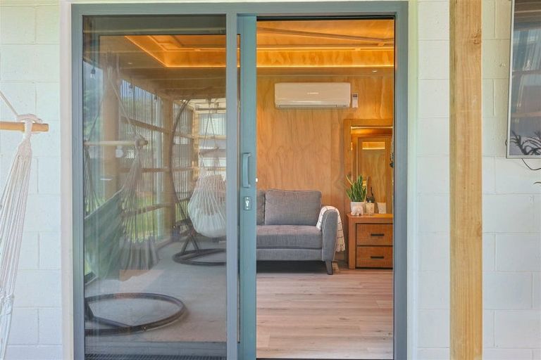 Photo of property in 20 Cook Street, Carters Beach, Westport, 7825