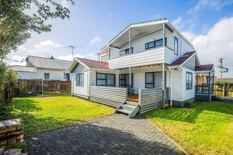 Photo of property in 4 Birdwood Avenue, Papatoetoe, Auckland, 2025