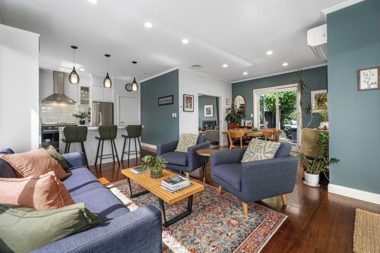 Photo of property in 21 Redhaven Place, Bethlehem, Tauranga, 3110