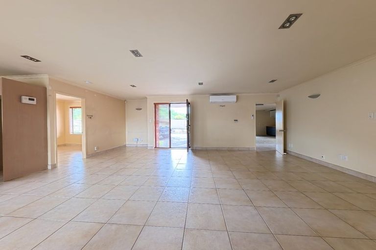 Photo of property in 593 Great South Road, Rosehill, Papakura, 2113