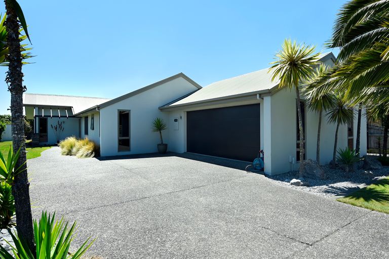 Photo of property in 40 Hoult Crescent, Monaco, Nelson, 7011