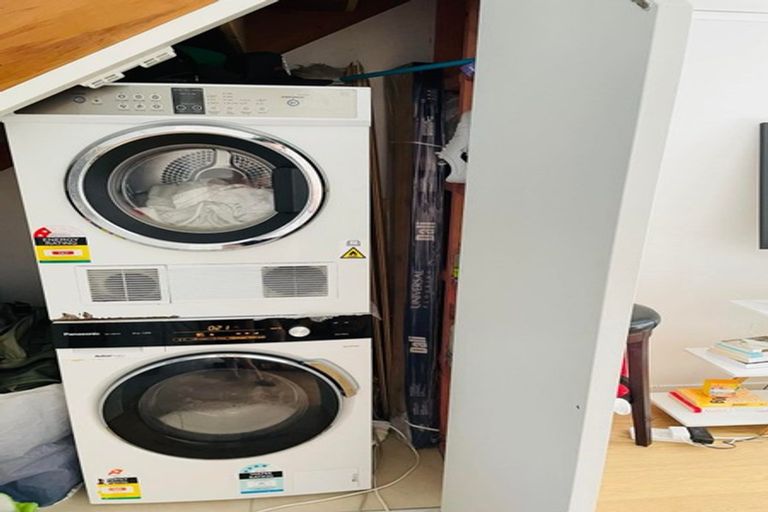 Photo of property in 34a Ranelagh Street, Karori, Wellington, 6012