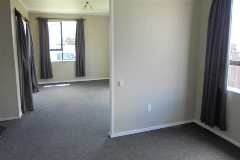 Photo of property in 18 Rimu Street, Levin, 5510