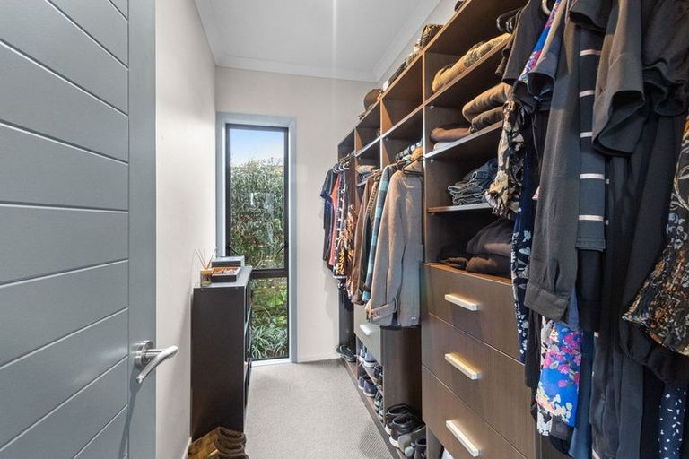 Photo of property in 48 Karamea Street, Whalers Gate, New Plymouth, 4310