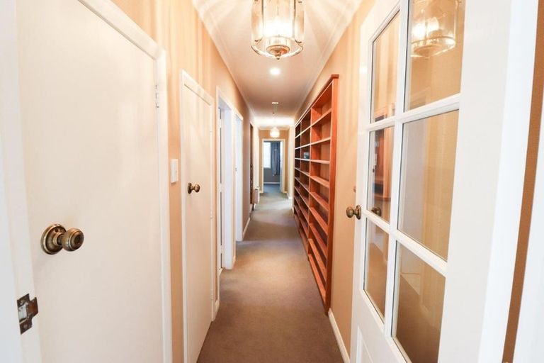 Photo of property in 18 Churchill Avenue, Hokowhitu, Palmerston North, 4410