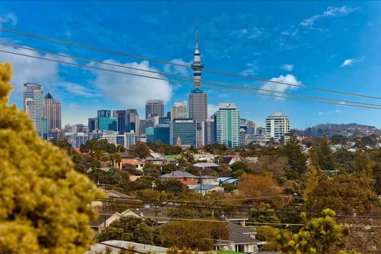 Photo of property in 26 Alamein Avenue, Belmont, Auckland, 0622