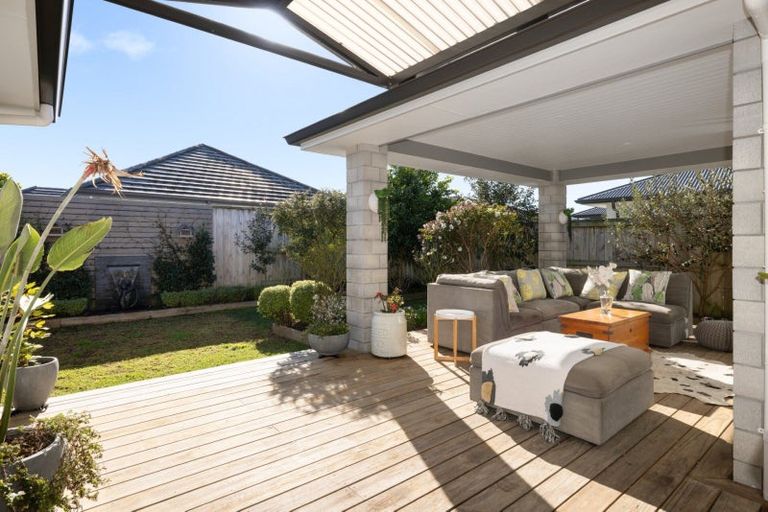 Photo of property in 124 Puhirake Crescent, Pyes Pa, Tauranga, 3112