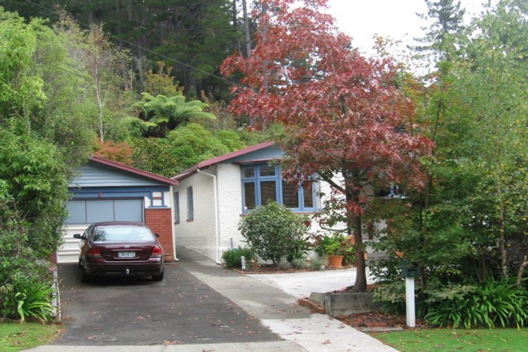 Photo of property in 12 Elmslie Road, Pinehaven, Upper Hutt, 5019