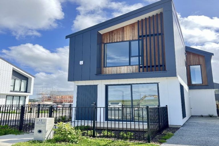 Photo of property in 42 Tahetoka Street, Westgate, Auckland, 0814