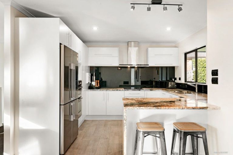 Photo of property in 26 Cape Vista Crescent, Pukekohe, 2120