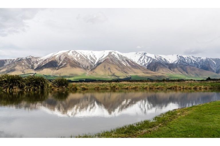 Photo of property in 623 Coleridge Road, Windwhistle, Hororata, 7572