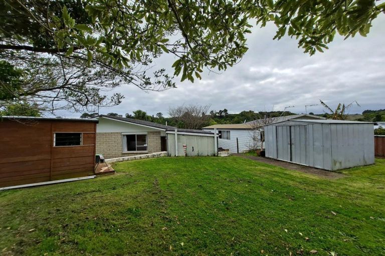 Photo of property in 81 Riversdale Drive, Merrilands, New Plymouth, 4312