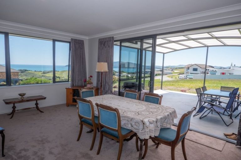 Photo of property in 31 Eagles Way, Cable Bay, 0420