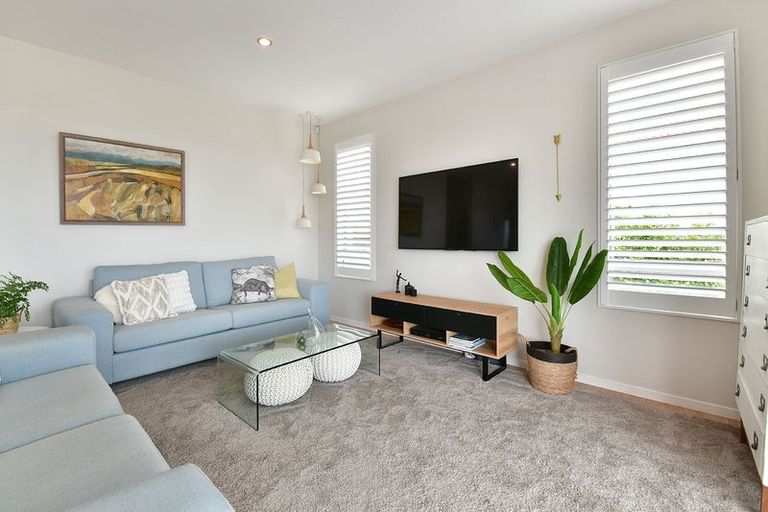 Photo of property in 1211 Whangaparaoa Road, Gulf Harbour, Whangaparaoa, 0930