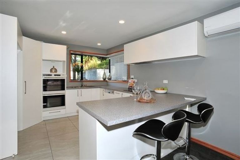 Photo of property in 9 Janice Place, Mount Pleasant, Christchurch, 8081