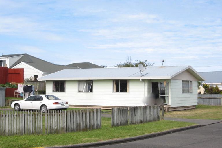 Photo of property in 2 Gilmour Street, Gonville, Wanganui, 4501