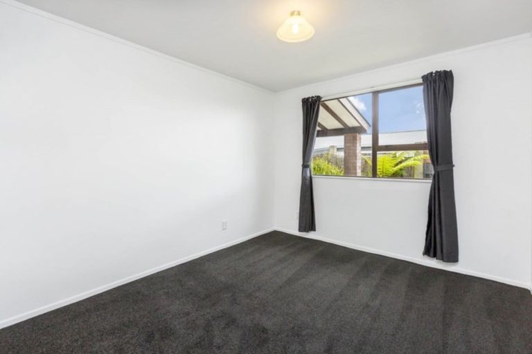 Photo of property in 13 Seymour Grove, Kingsley Heights, Upper Hutt, 5018