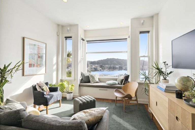 Photo of property in 19 Shannon Street, Mount Victoria, Wellington, 6011