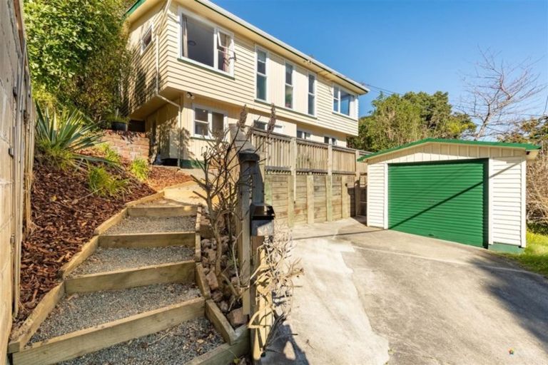 Photo of property in 14 Manor Drive, Stokes Valley, Lower Hutt, 5019