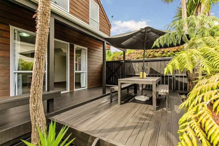 Photo of property in 1/16 Kintara Drive, Massey, Auckland, 0614