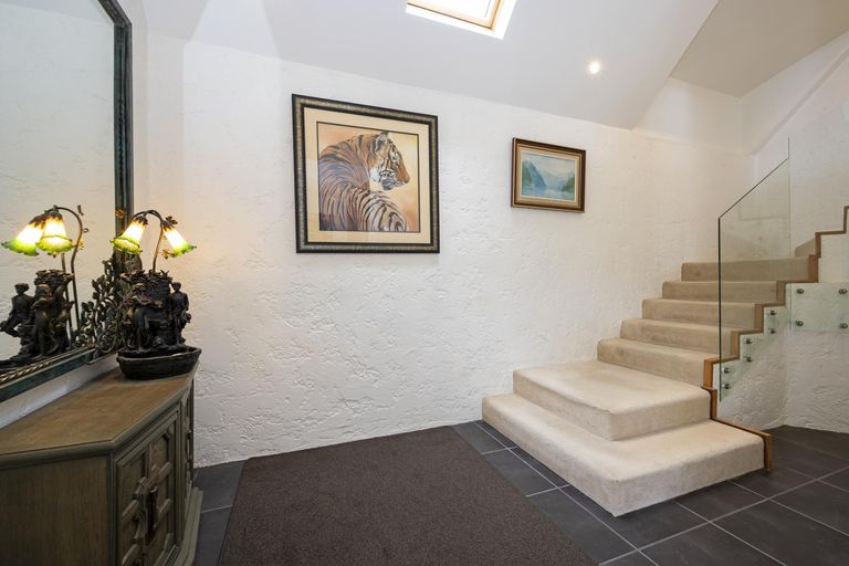 Photo of property in 2h Weranui Road, Waiwera, Orewa, 0994