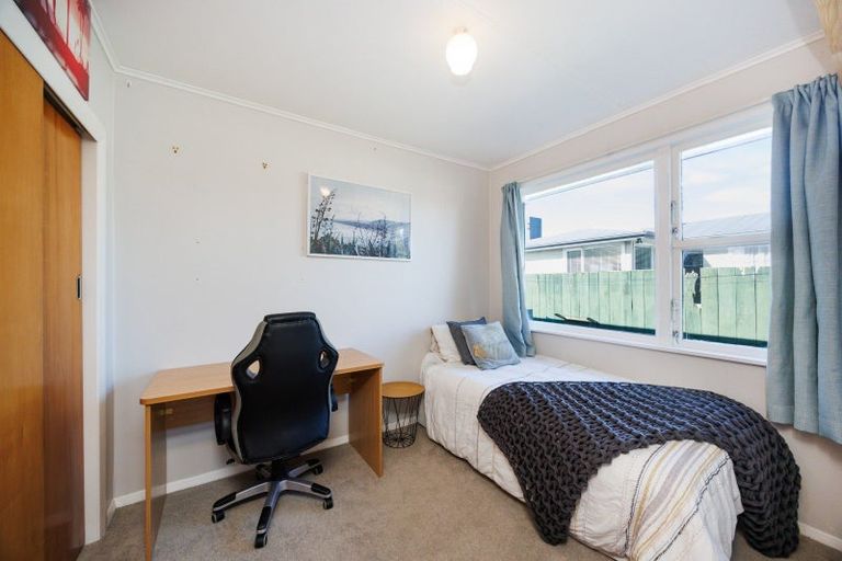 Photo of property in 2 Lockhart Avenue, Milson, Palmerston North, 4414