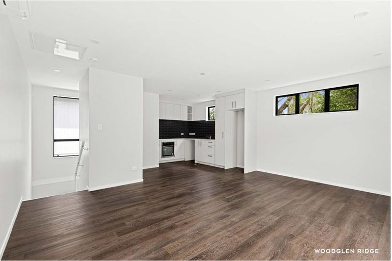 Photo of property in 38 Tokai Place, Glen Eden, 0602