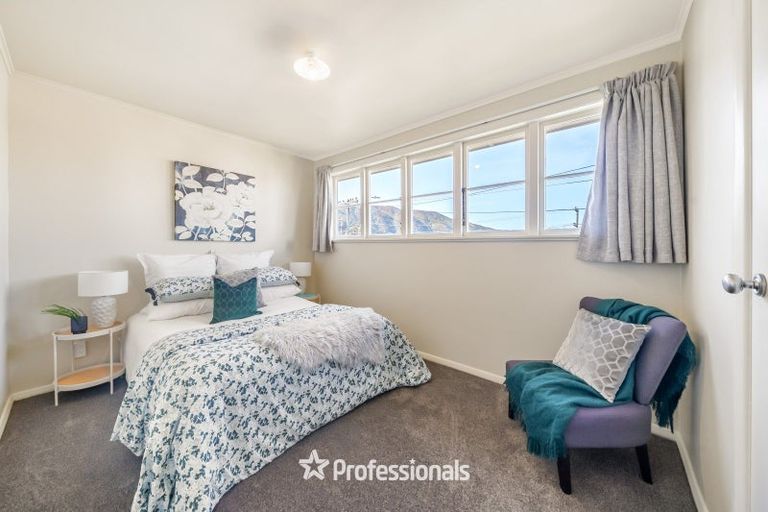 Photo of property in 215 Knights Road, Hutt Central, Lower Hutt, 5011