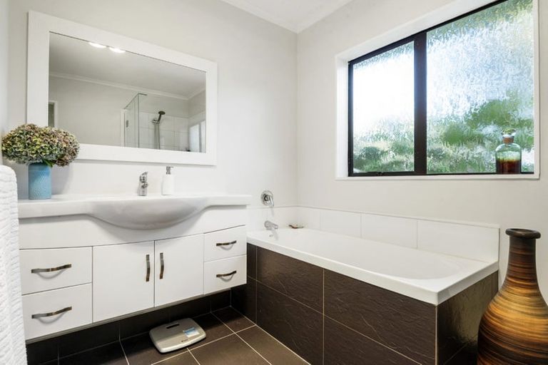 Photo of property in 1343 Kahikatea Flat Road, Kaukapakapa, 0871